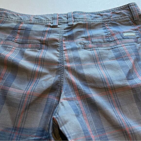 Columbia Men's Shorts Gray and Blue Plaid w/red stripe Size 34X10 - Picture 9 of 11